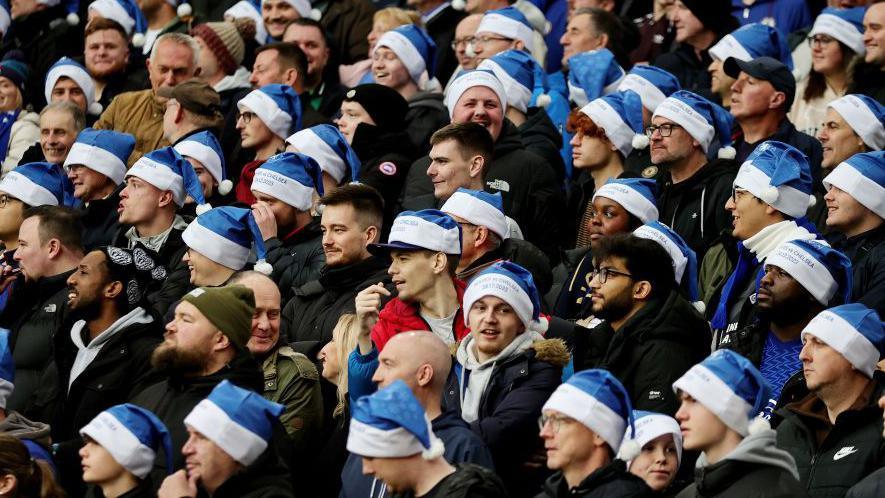 Boxing Day tại Ngoại hạng Anh: Khán giả mở hội, cầu thủ cày ải_695b53e87d5ec.jpeg