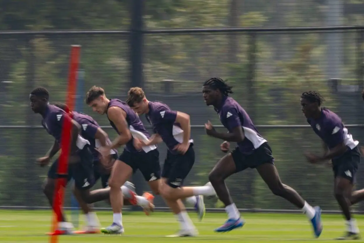 Giải mã thể lực cầu thủ Ngoại hạng Anh: Không chỉ là cơ bắp_695b5806e3083.webp