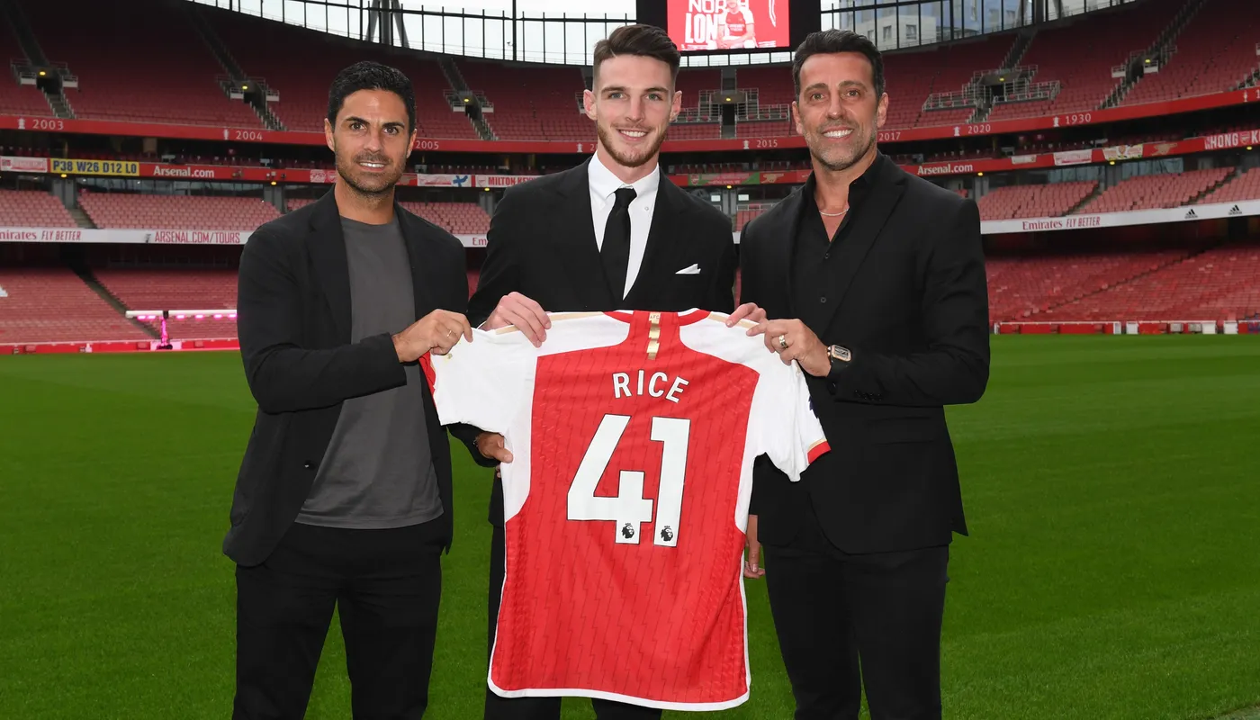 Nghịch lý Ngoại hạng Anh: HLV chịu trận thay cho Giám đốc thể thao_695b543a2701e.webp