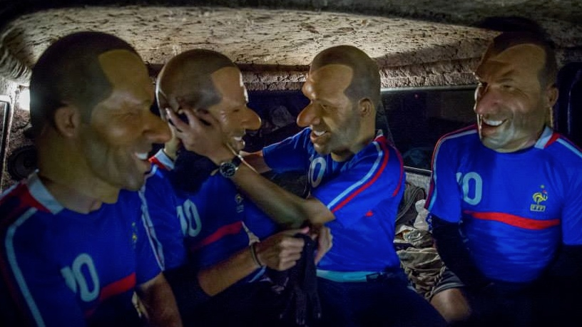 Zidane, Baggio, Eusebio: Những huyền thoại bóng đá bất tử trong âm nhạc_695b579772c0a.jpeg